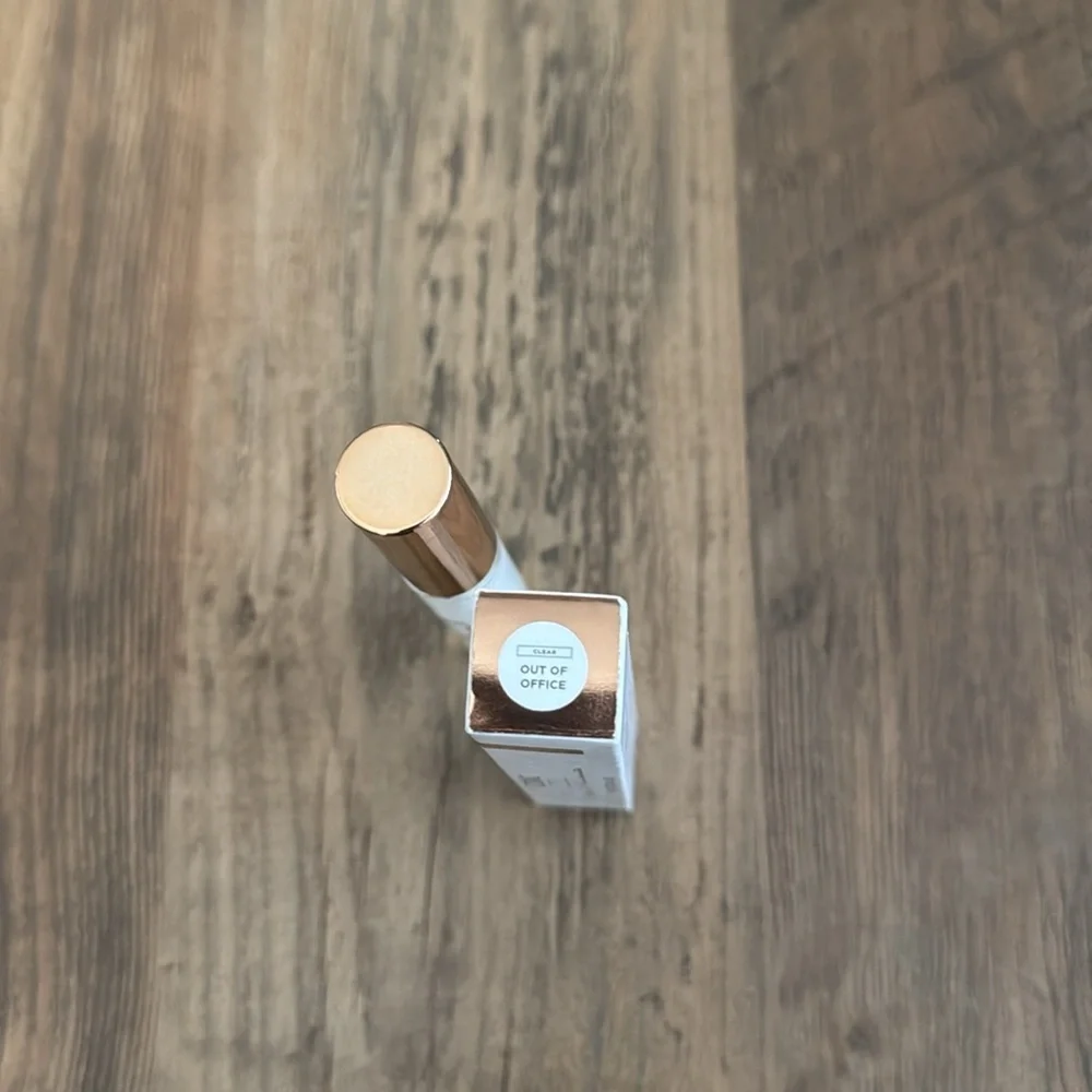 Iconic London Lip Gloss - Out of Office
